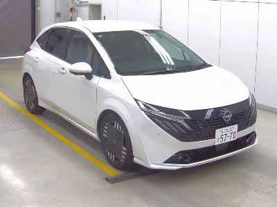 Nissan Aura