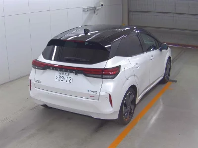 Nissan Aura