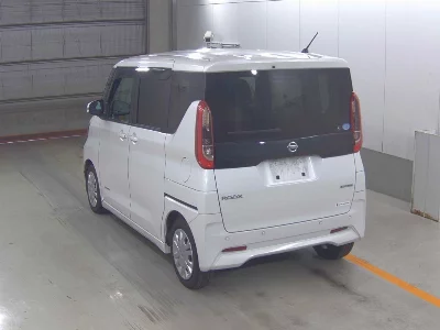NISSAN ROOX