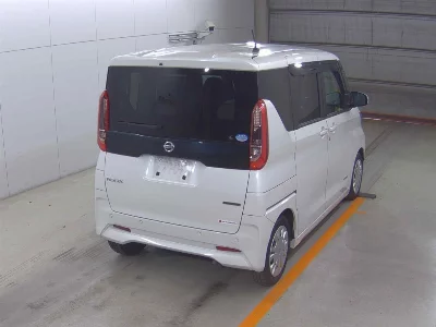 NISSAN ROOX