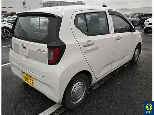 Daihatsu Mira e:S  с аукциона в Японии