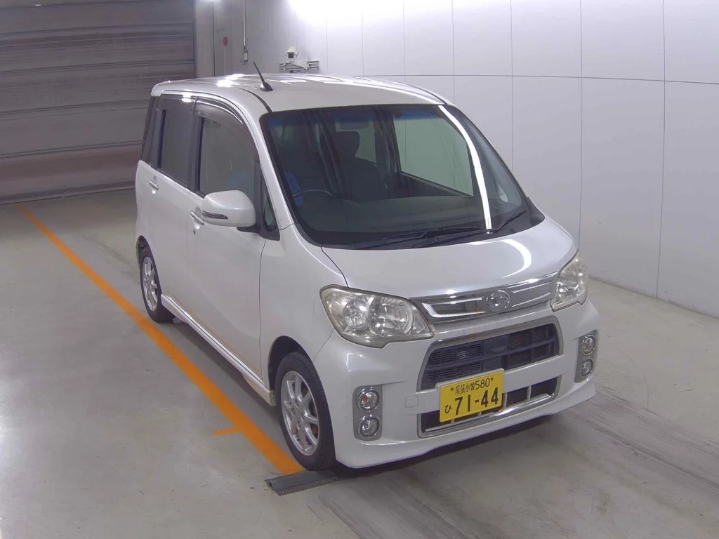 Daihatsu Tanto Exe  с аукциона в Японии