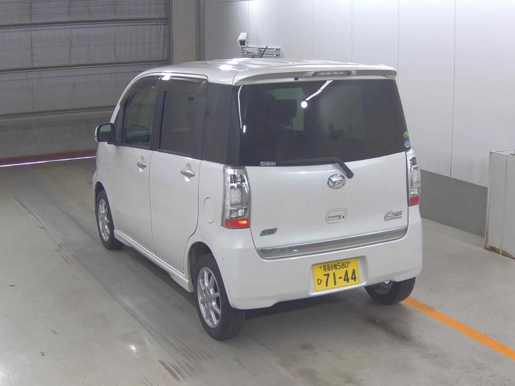 Daihatsu Tanto Exe  с аукциона в Японии