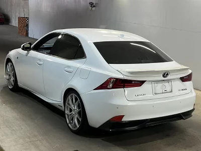 Lexus IS300h
