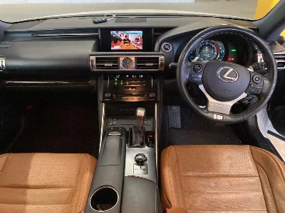 Lexus IS300h