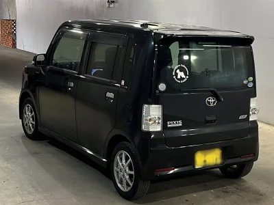 Toyota Pixis Space
