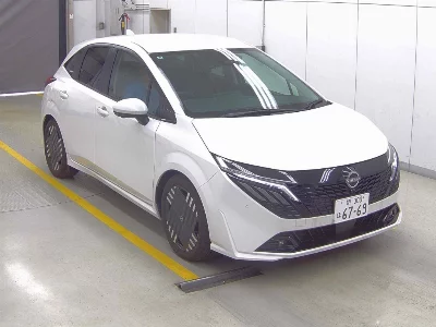 Nissan Aura