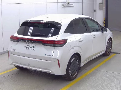 Nissan Aura