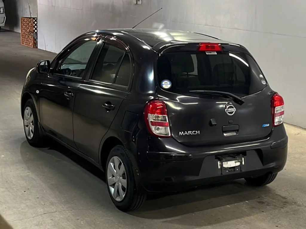 Nissan March  с аукциона в Японии