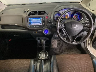 Honda FIT SHUTTLE HYBRID