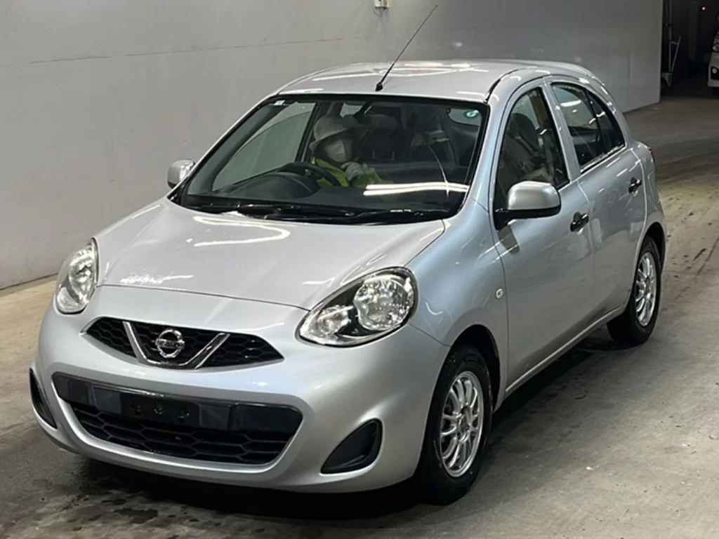 Nissan March  с аукциона в Японии