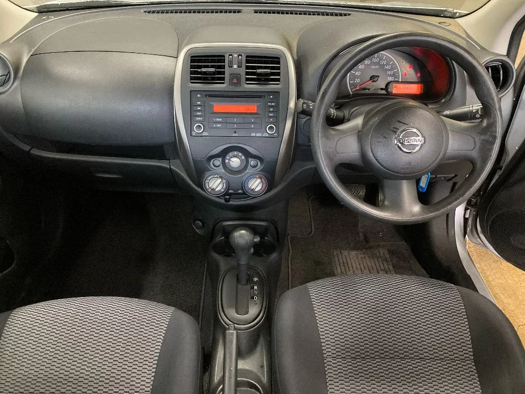 Nissan March  с аукциона в Японии