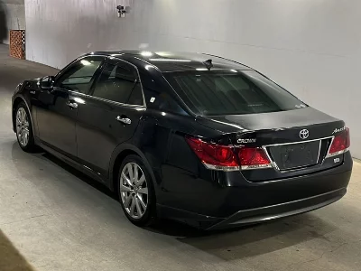 Toyota CROWN HYBRID