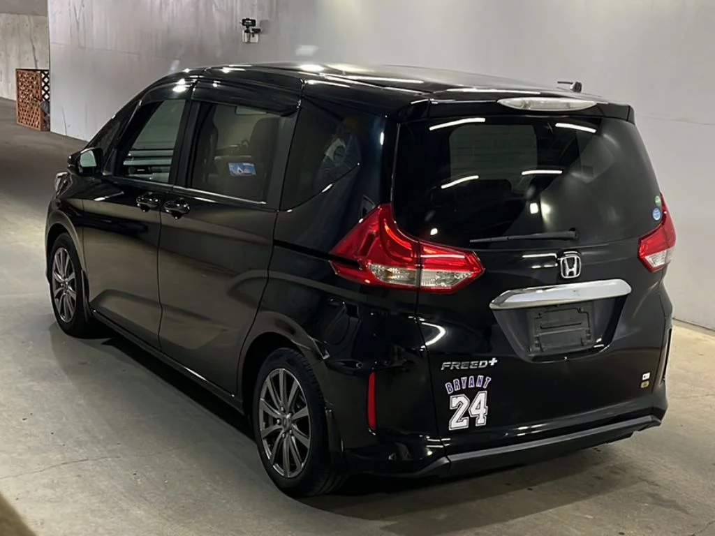 Honda Freed  с аукциона в Японии