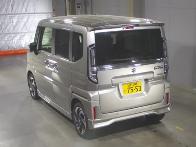Suzuki Spacia Custom