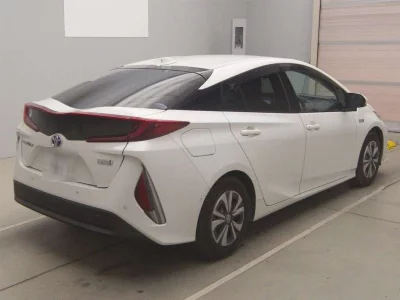 Toyota Prius PHV