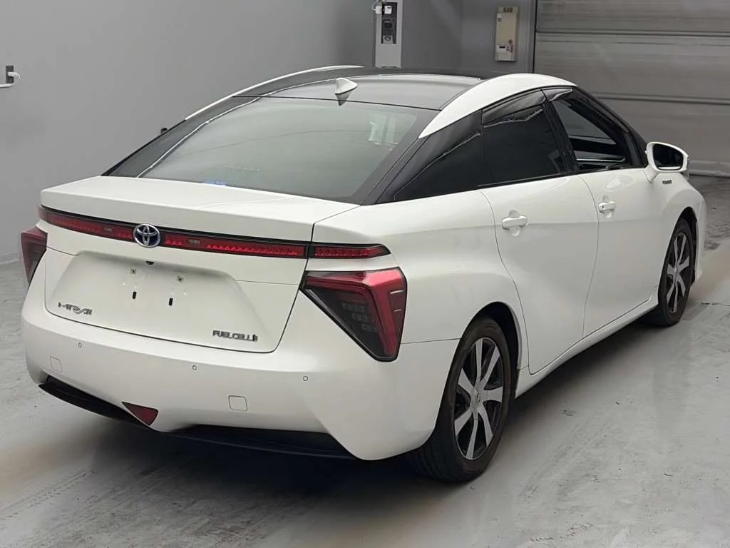 Toyota Mirai  с аукциона в Японии
