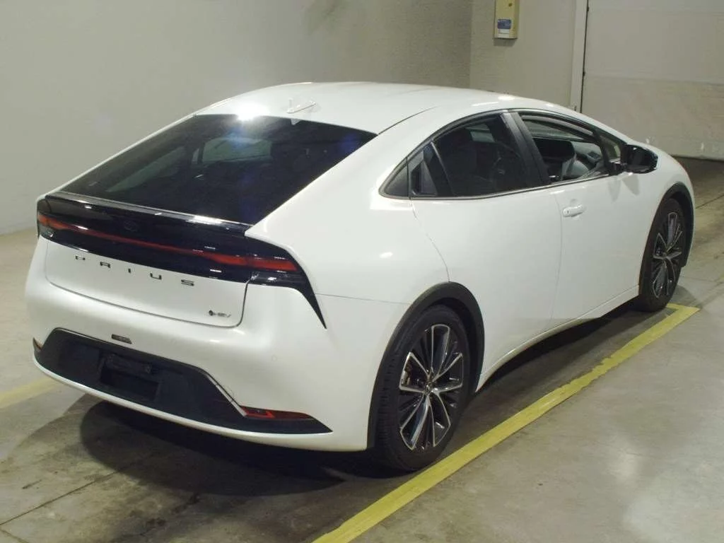 Toyota Prius  с аукциона в Японии
