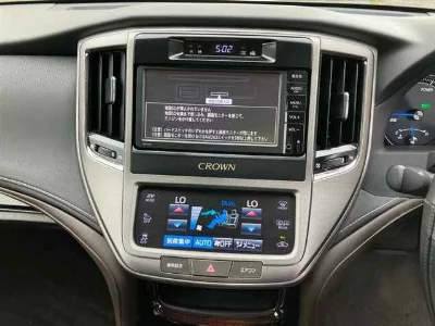 Toyota CROWN HYBRID