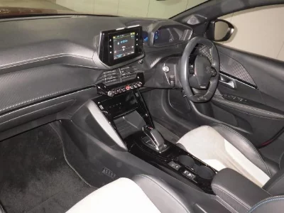 Peugeot e-208