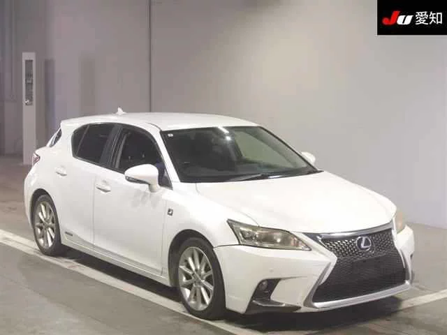 Lexus CT200h  с аукциона в Японии