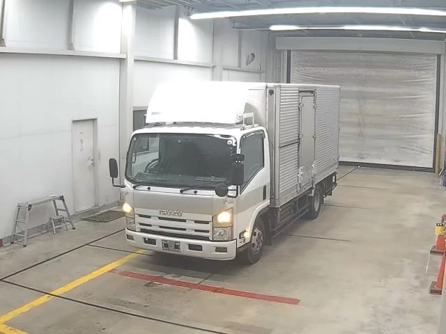 Isuzu Elf  с аукциона в Японии