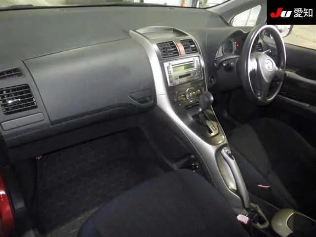 Toyota Auris  с аукциона в Японии