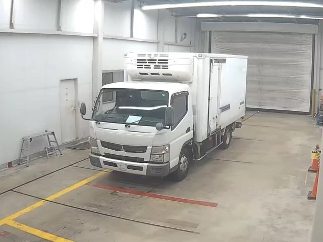 Mitsubishi Fuso Canter  с аукциона в Японии