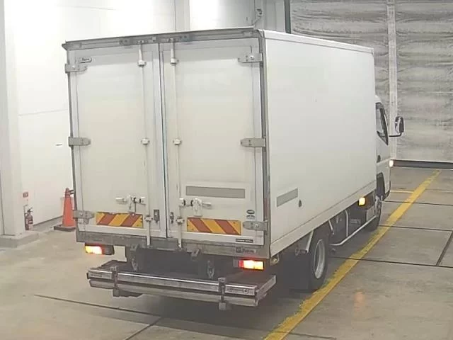 Mitsubishi Fuso Canter  с аукциона в Японии