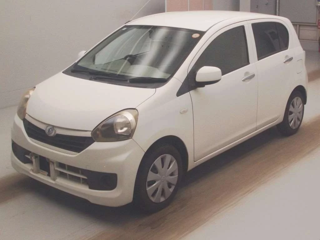 Daihatsu Mira e:S  с аукциона в Японии