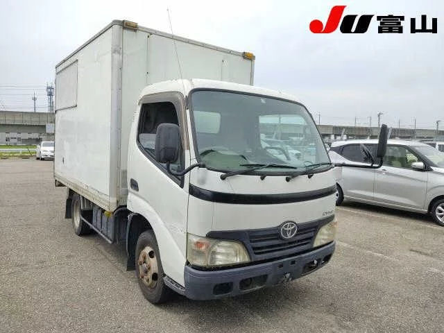 Toyota Dyna  с аукциона в Японии