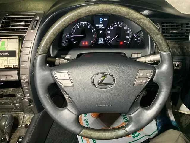 Lexus LS460L  с аукциона в Японии