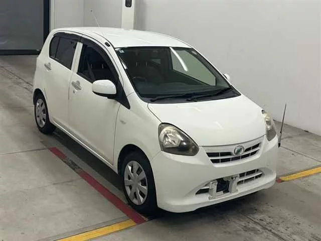 Daihatsu Mira e:S  с аукциона в Японии