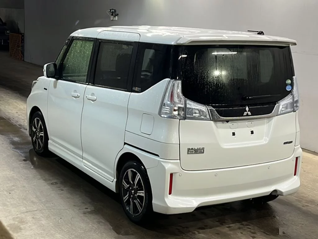 Mitsubishi Delica D:2  с аукциона в Японии