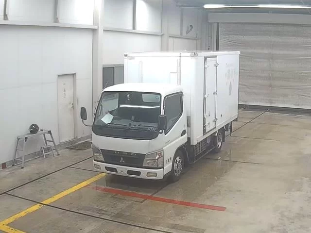 Mitsubishi Fuso Canter  с аукциона в Японии