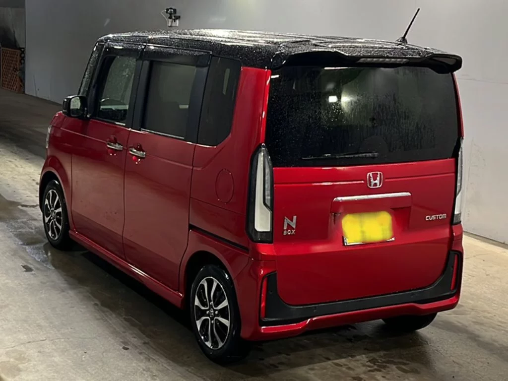 Honda N BOX CUSTOM  с аукциона в Японии
