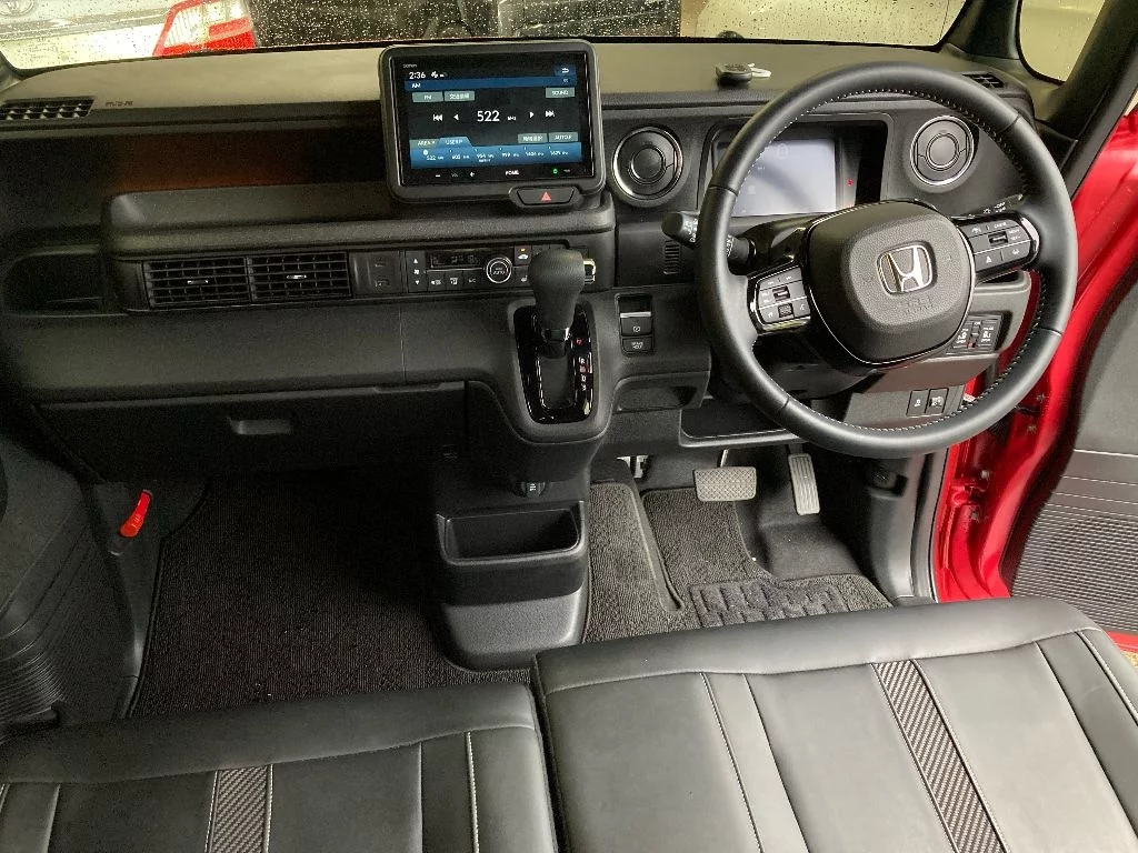 Honda N BOX CUSTOM  с аукциона в Японии
