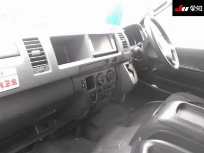 Toyota HiAce Commuter