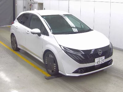 Nissan Aura