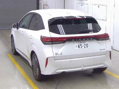 Nissan Aura
