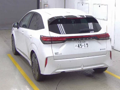 Nissan Aura