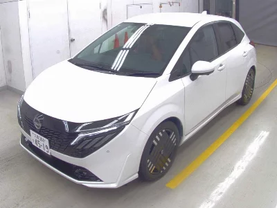 Nissan Aura