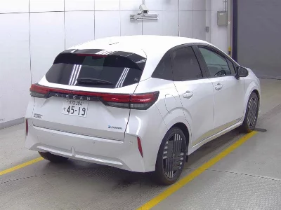Nissan Aura