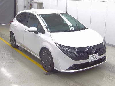 Nissan Aura