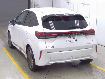 Nissan Aura