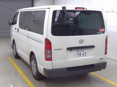 TOYOTA HIACE VAN