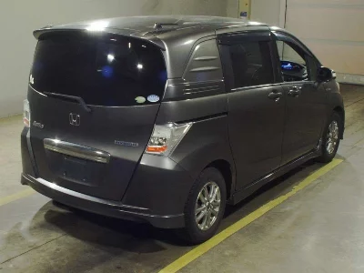 Honda FREED SPIKE HYBRID