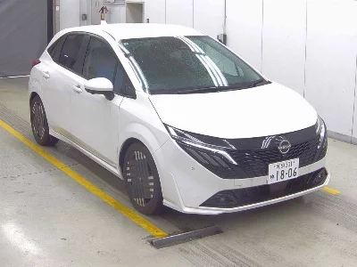 Nissan Aura