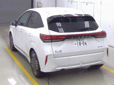 Nissan Aura