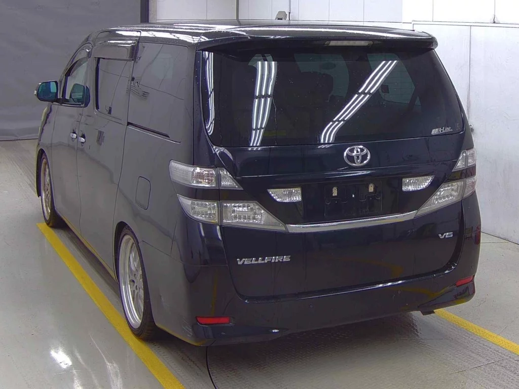 Toyota Vellfire  с аукциона в Японии
